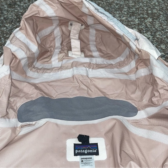 Patagonia Water Proof Jacket - Picture 13 of 16
